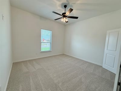 Property photo 3 at 724 Eagle Crest DR - 3 bed 2 bath home