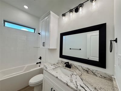 Property photo 5 at 724 Eagle Crest DR - 3 bed 2 bath home