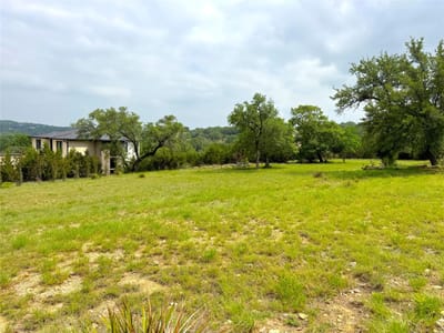 Primary bedroom at 726 Caballo Trl - ENSENADA SHORES AT CANYON LAKE, Canyon Lake, TX