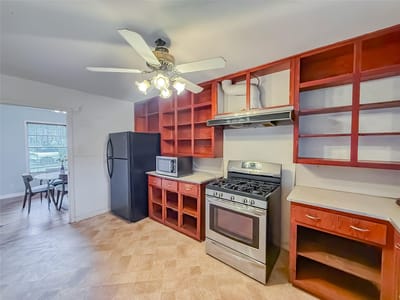 Primary bedroom at 729 N Main ST - 2 bed 2 bath home