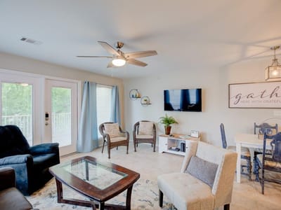 Living area at 730 E Mather St Unit #K301 - 3 bed 2 bath home