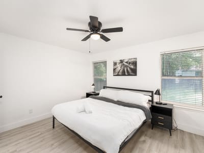 Property photo 5 at 7300 Lazy Creek DR - 3 bed 2 bath home
