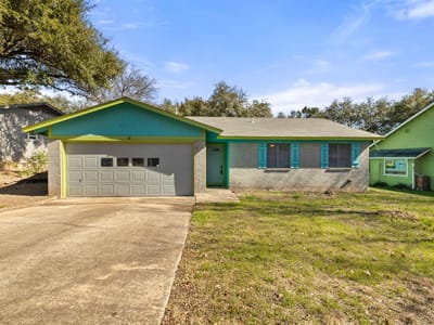 Living area at 7303 Loganberry DR - 3 bed 2 bath home