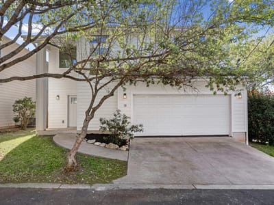 Living area at 7312 E Ben White BLVD Unit #10 - 3 bed 2 bath home