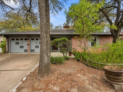 Photo 2 of 28 at 7314 Eganhill DR - 3 bed 2 bath home