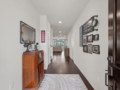 Living area at 7315 Leonardo DR - 5 bed 3 bath home