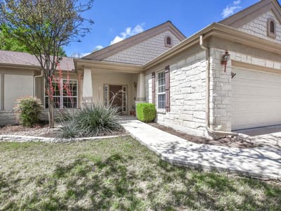 Living area at 735 Breezeway Ln - 2 bed 2 bath home