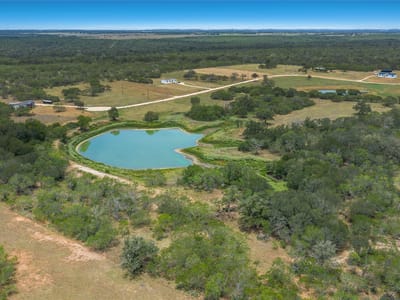 Photo 2 of 9 at 736 Cr 421 Rd - Waelder, Waelder, TX