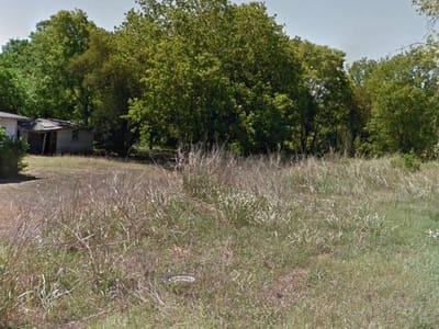 Photo 2 - 737 Newton Ave Photo 2 of 4 at 737 Newton Ave - Seguin, Seguin, TX