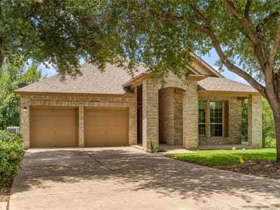 Living area at 738 Bent Wood PL - 3 bed 2 bath home