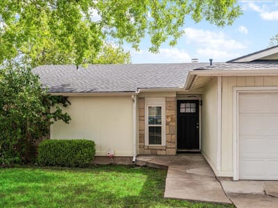 Photo 3 of 38 at 7401 Chisos PASS - 3 bed 2 bath home
