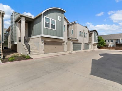Living area at 7409 Merrick Ln Unit #40 - 3 bed 2 bath home