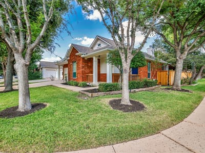 Property photo 2 at 741 Bent Wood PL - 3 bed 2 bath home