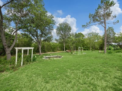 Living area at 7503 Ponoma TRL - 4 bed 2 bath home