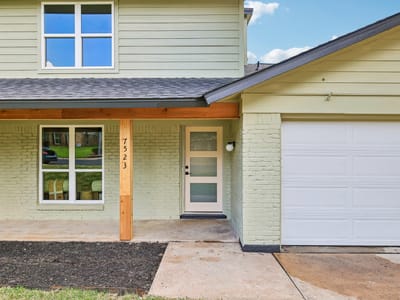 Primary bedroom at 7523 Glenhill RD - 4 bed 3 bath home