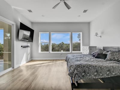 Property photo 5 at 7605 Lantern View DR - 4 bed 4 bath home
