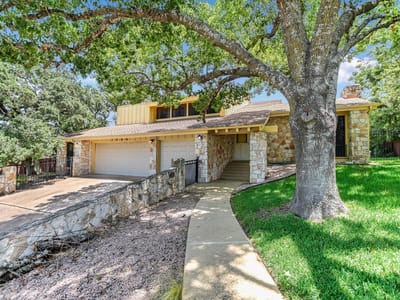 Property photo 4 at 7644 Parkview Cir - 4 bed 2 bath home