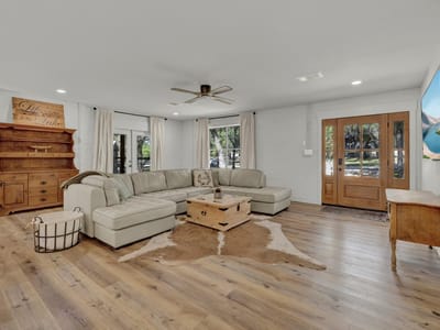 Photo 4 of 40 at 767 Valley Oaks Dr - 4 bed 2 bath home
