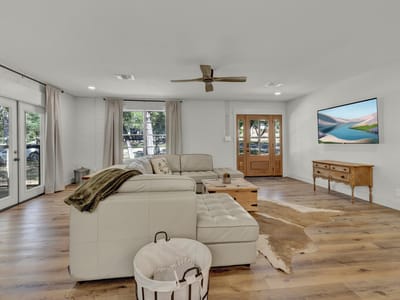 Photo 5 of 40 at 767 Valley Oaks Dr - 4 bed 2 bath home