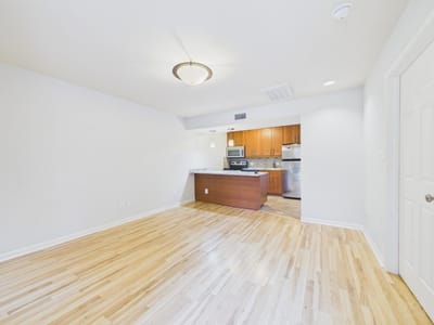 Living area at 7685 Northcross DR Unit #921 - 1 bed 1 bath home