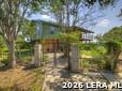 Living area at 785 Park SHRS - 2 bed 1 bath home