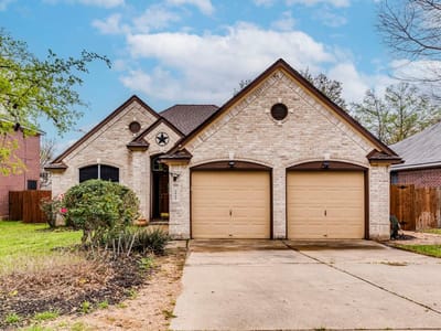 Property photo 2 at 7903 Henry Kinney ROW - 3 bed 2 bath home