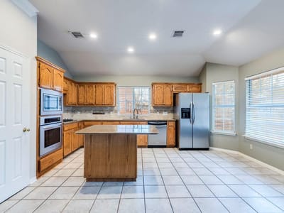 Property photo 3 at 7903 Henry Kinney ROW - 3 bed 2 bath home