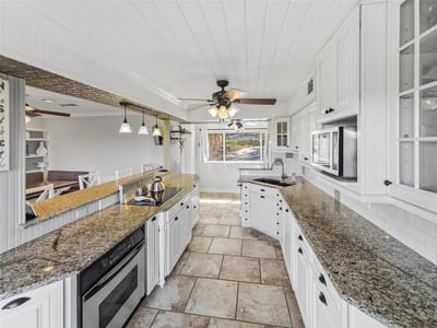 Living area at 798 Fawn TRL - 5 bed 2 bath home