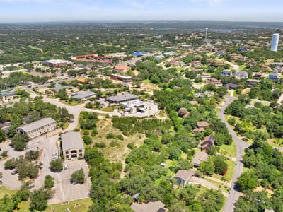 Property photo 4 at 8 Lakeway Centre CT - Lakeway Centre, Lakeway, TX