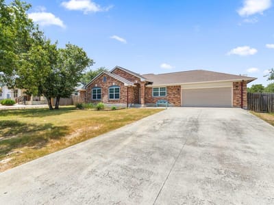 Property photo 2 at 8 Stone Creek CIR - 4 bed 2 bath home