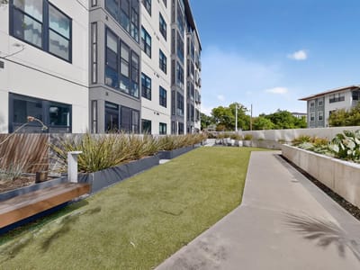 Property photo 4 at 800 Embassy DR Unit #205 - 1 bed 1 bath home