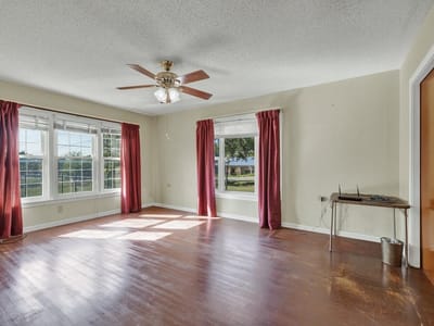 Living area at 800 N Bishop ST - 4 bed 2 bath home