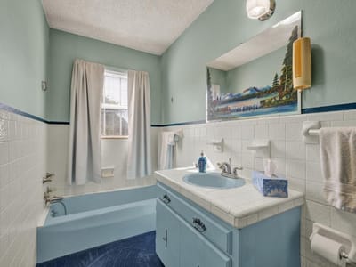 Primary bedroom at 800 N Bishop ST - 4 bed 2 bath home