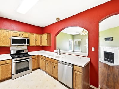Primary bedroom at 800 Northcreek BLVD - 3 bed 2 bath home
