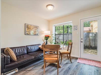 Primary bedroom at 800 Terrell Hill DR - Oak Ridge Heights Sec 03, Austin, TX