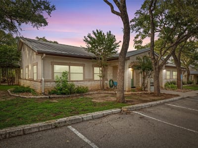 Living area at 800 W Highway 290 Unit #D - Arbor Center, Dripping Springs, TX