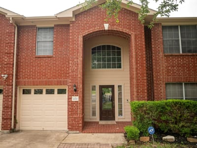 Living area at 8002 Woodhall CV - 6 bed 3 bath home