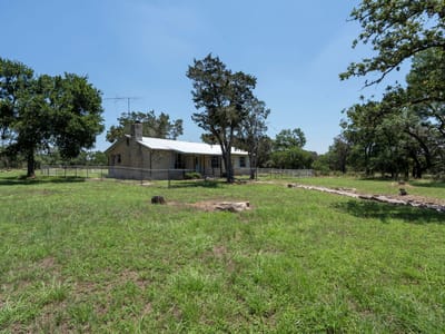 Property photo 3 at 801 Billie Brooks LN - 3 bed 2 bath home