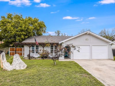 Property photo 2 at 801 E Central DR - 3 bed 2 bath home