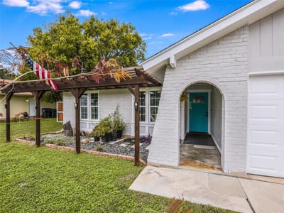 Property photo 3 at 801 E Central DR - 3 bed 2 bath home