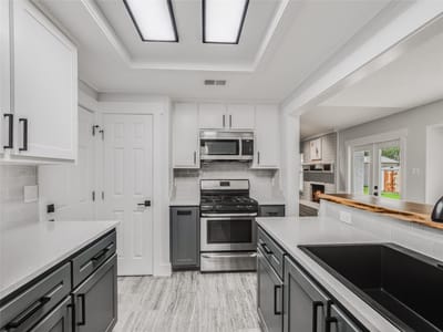 Property photo 5 at 801 E Central DR - 3 bed 2 bath home