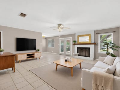 Living area at 801 Pack Saddle PASS - 3 bed 2 bath home