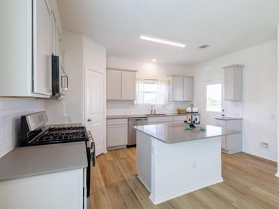 Property photo 5 at 8015 Purple Aster PASS - 4 bed 3 bath home