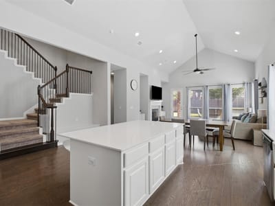 Property photo 5 at 802 Kingston PL - 4 bed 3 bath home