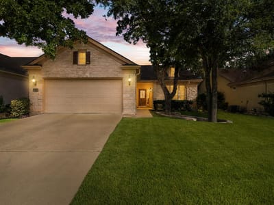 Property photo 2 at 802 Tea Tree CV - 4 bed 2 bath home