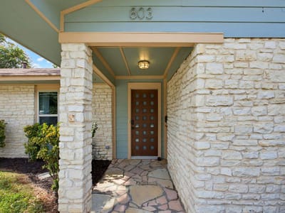 Property photo 3 at 803 Campbell ST - 3 bed 2 bath home