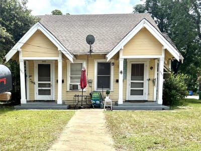 Living area at 803 Elm ST - Bauer, Seguin, TX
