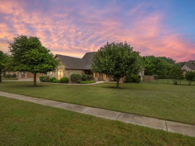 Living area at 803 Pheasant Mdw - 4 bed 3 bath home