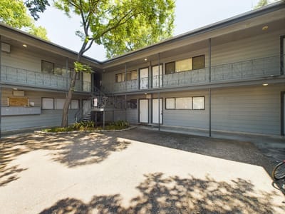 Photo 2 of 20 at 803 W 28th ST Unit #202 - 2 bed 2 bath home