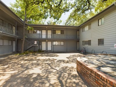 Photo 3 of 20 at 803 W 28th ST Unit #202 - 2 bed 2 bath home